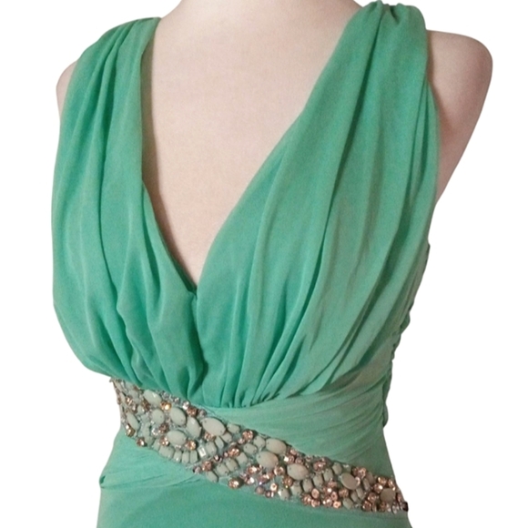 Coqueta International Seafoam Green Draped Shoulder Beaded Waist Gown Medium - Picture 3 of 7